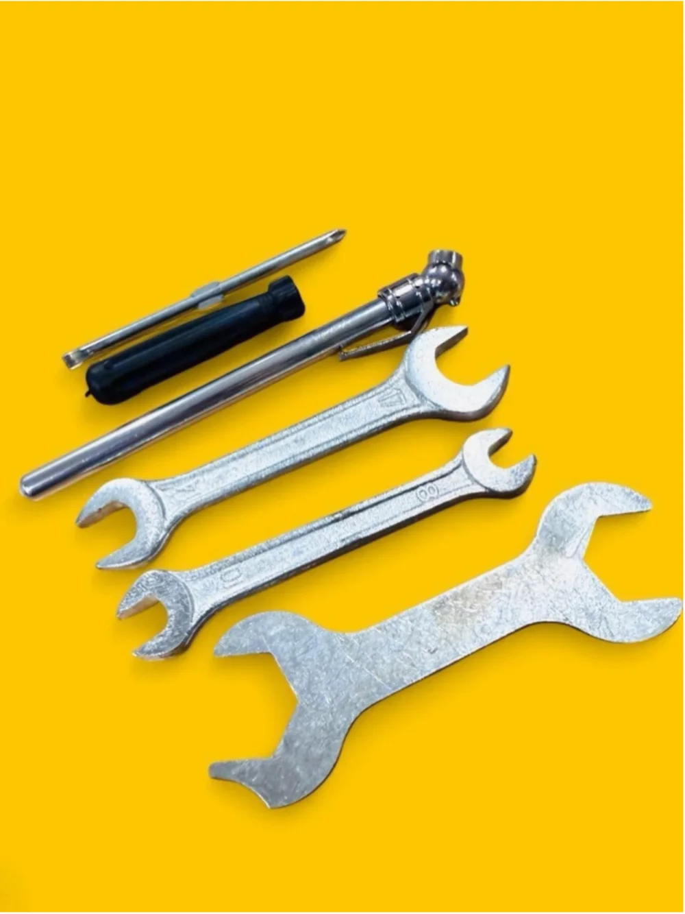Emergency Roadside Car Tool Kit Tire Gauge Wrenches Screwdriver Pouch 6 Pc NEW